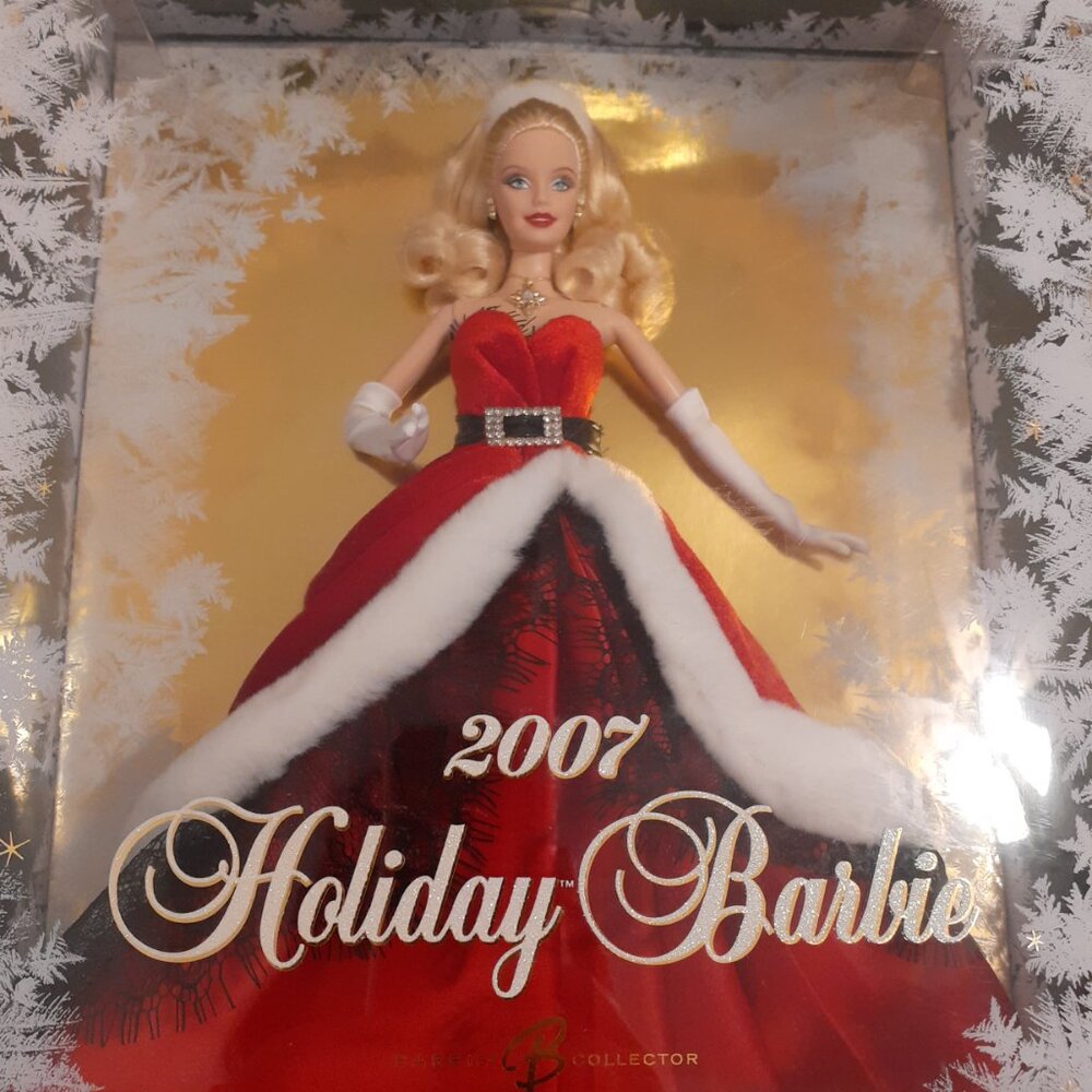 HOLIDAY BARBIE 2007 NEVER REMOVED FROM BOX, SANTA BABY DRESS. GORGEOUS